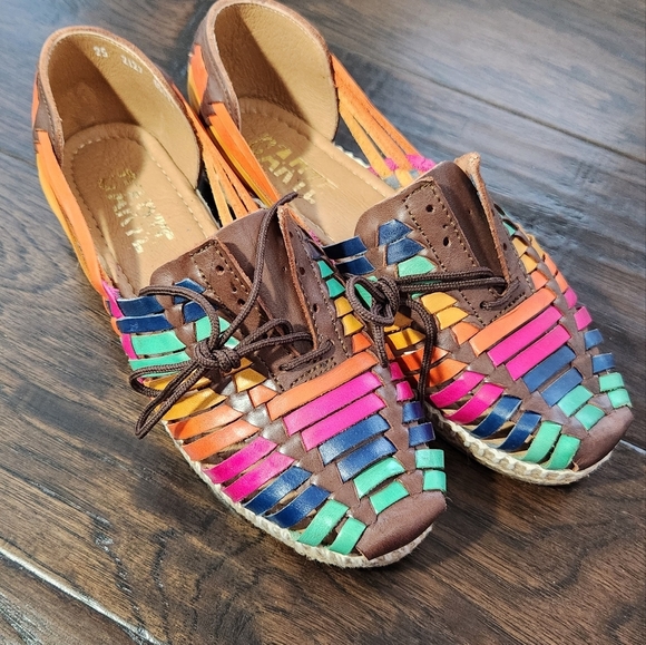 D'Arte Huarache, Women's shoes, Style 2127 Size U.S. 8. New with box. - Picture 1 of 11